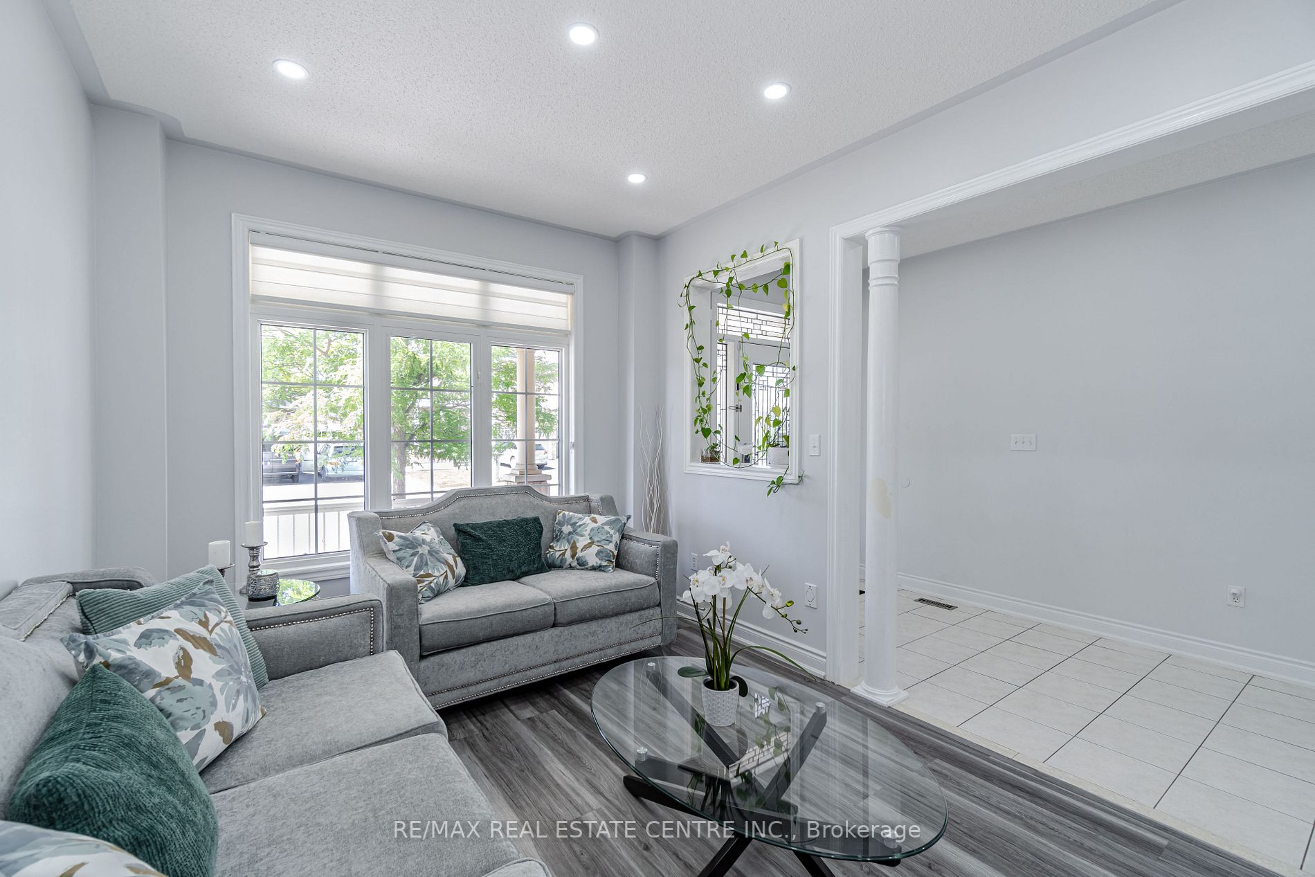 7 Dovehaven Cres