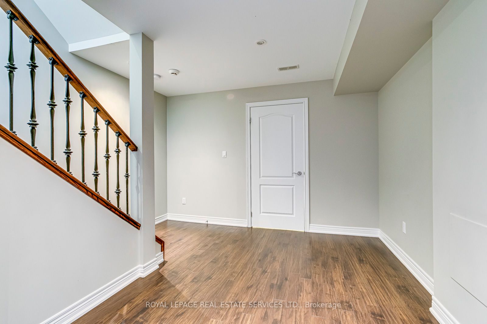 1152 Jezero Cres