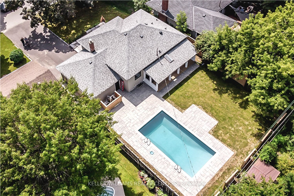 963 Sanford Dr, Burlington