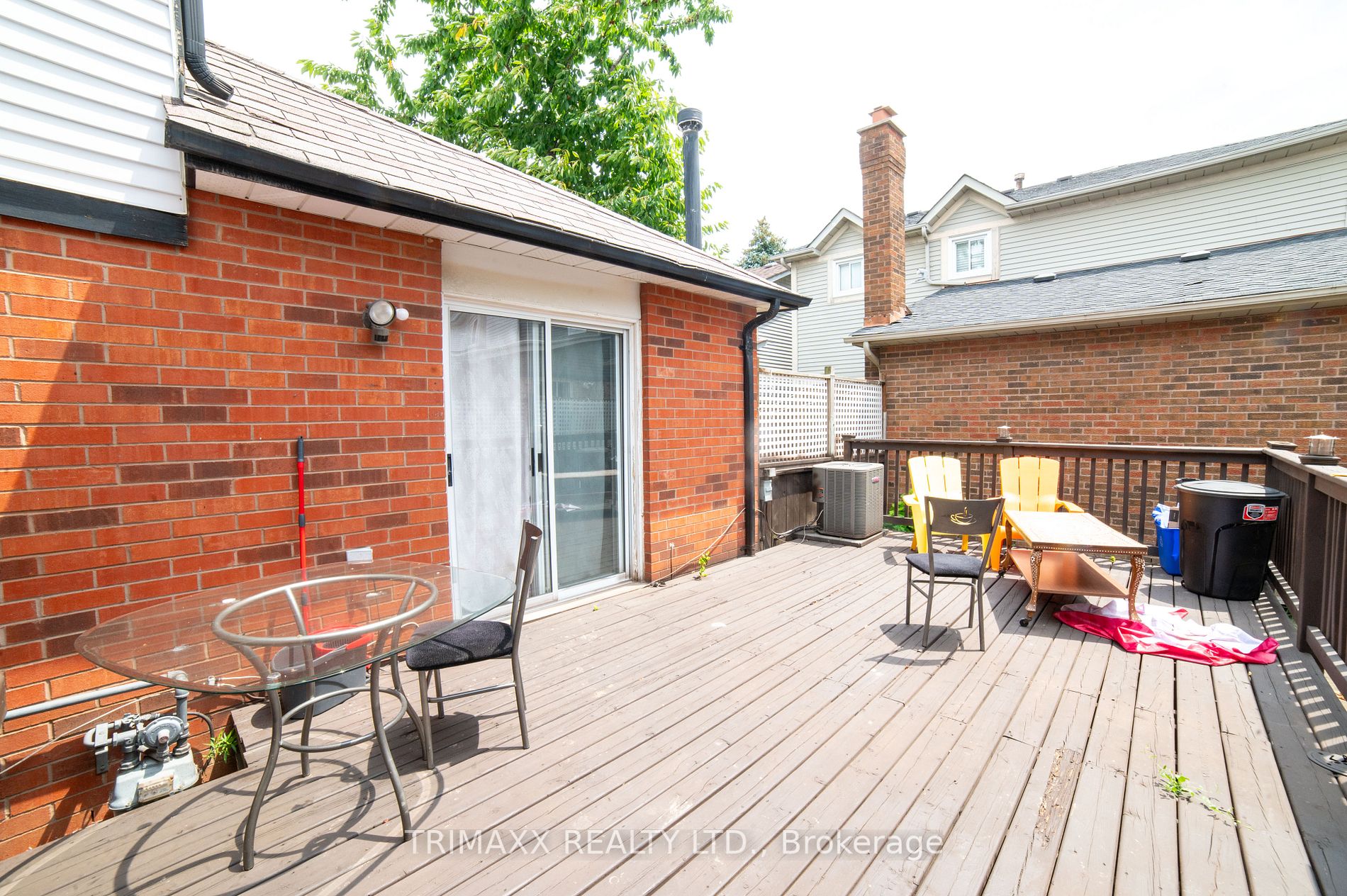 77 Stoneledge Circ N