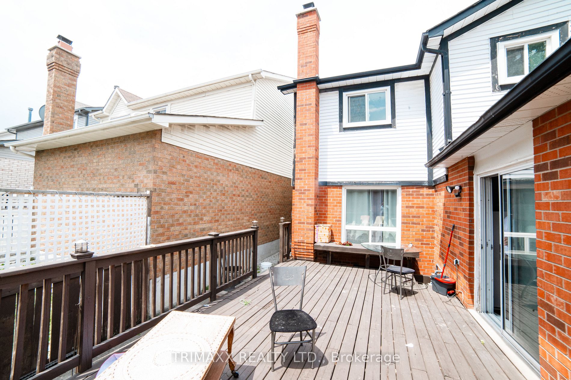 77 Stoneledge Circ N