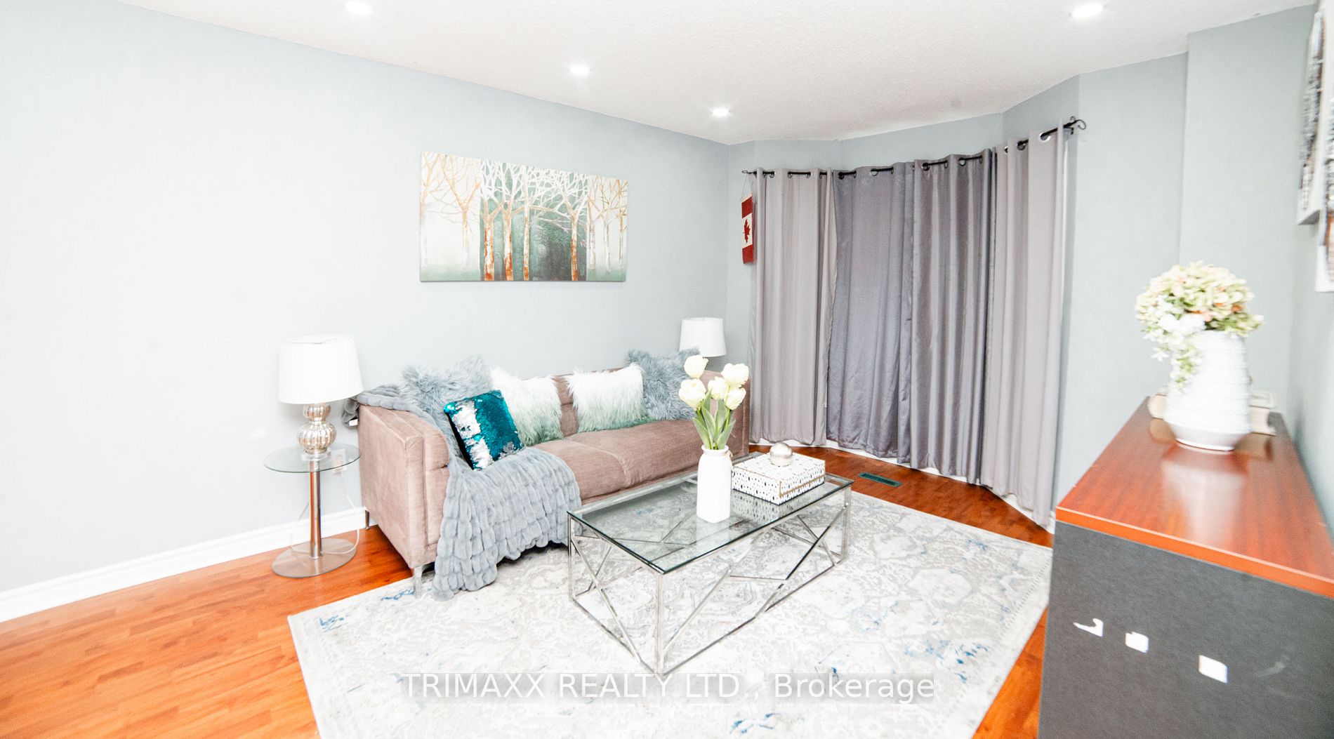 77 Stoneledge Circ N