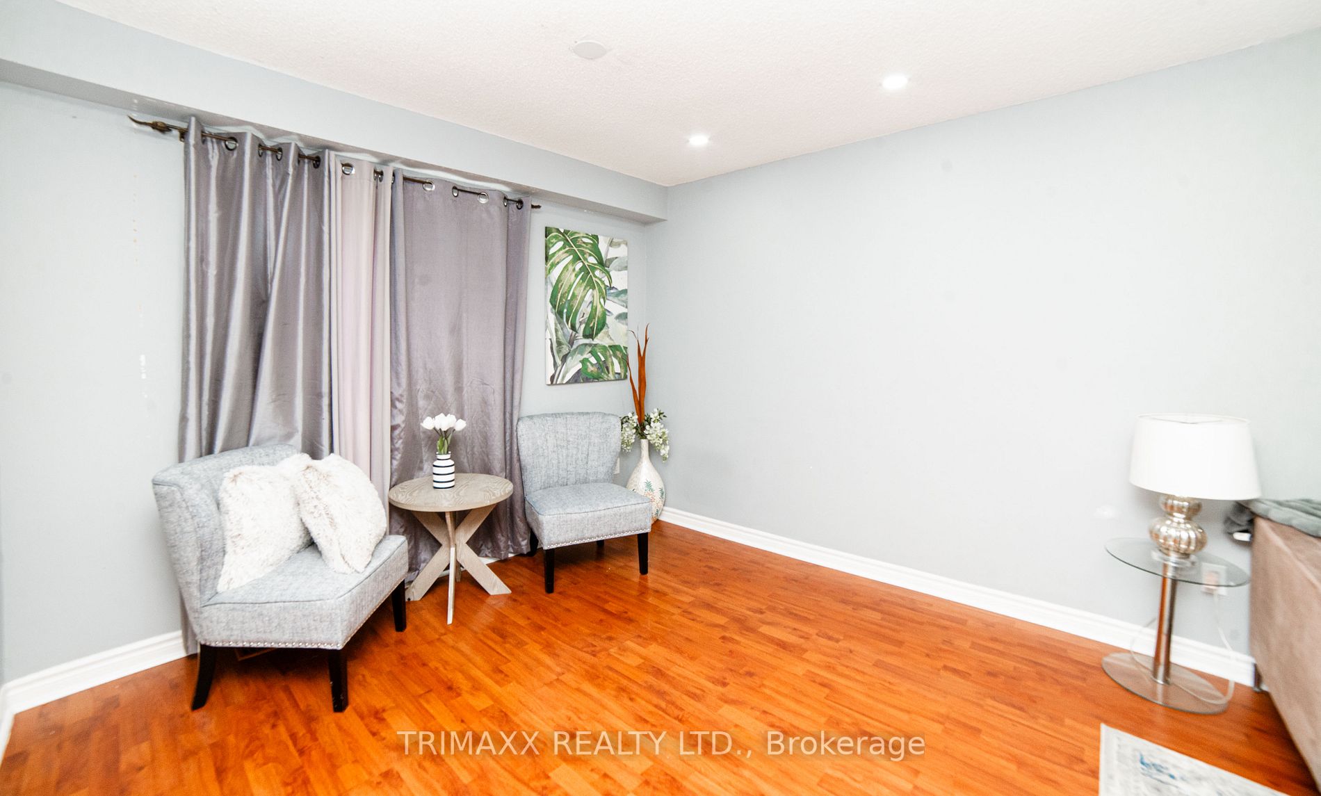 77 Stoneledge Circ N
