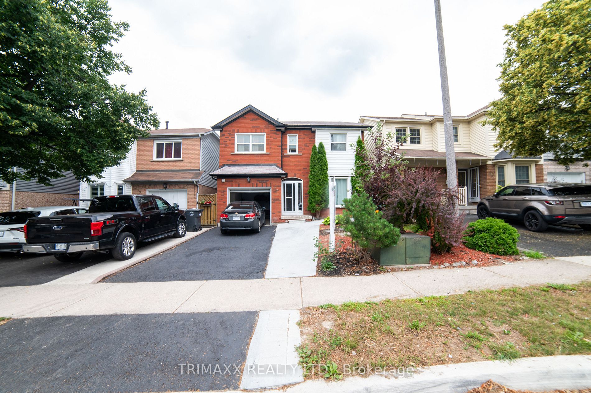 77 Stoneledge Circ N
