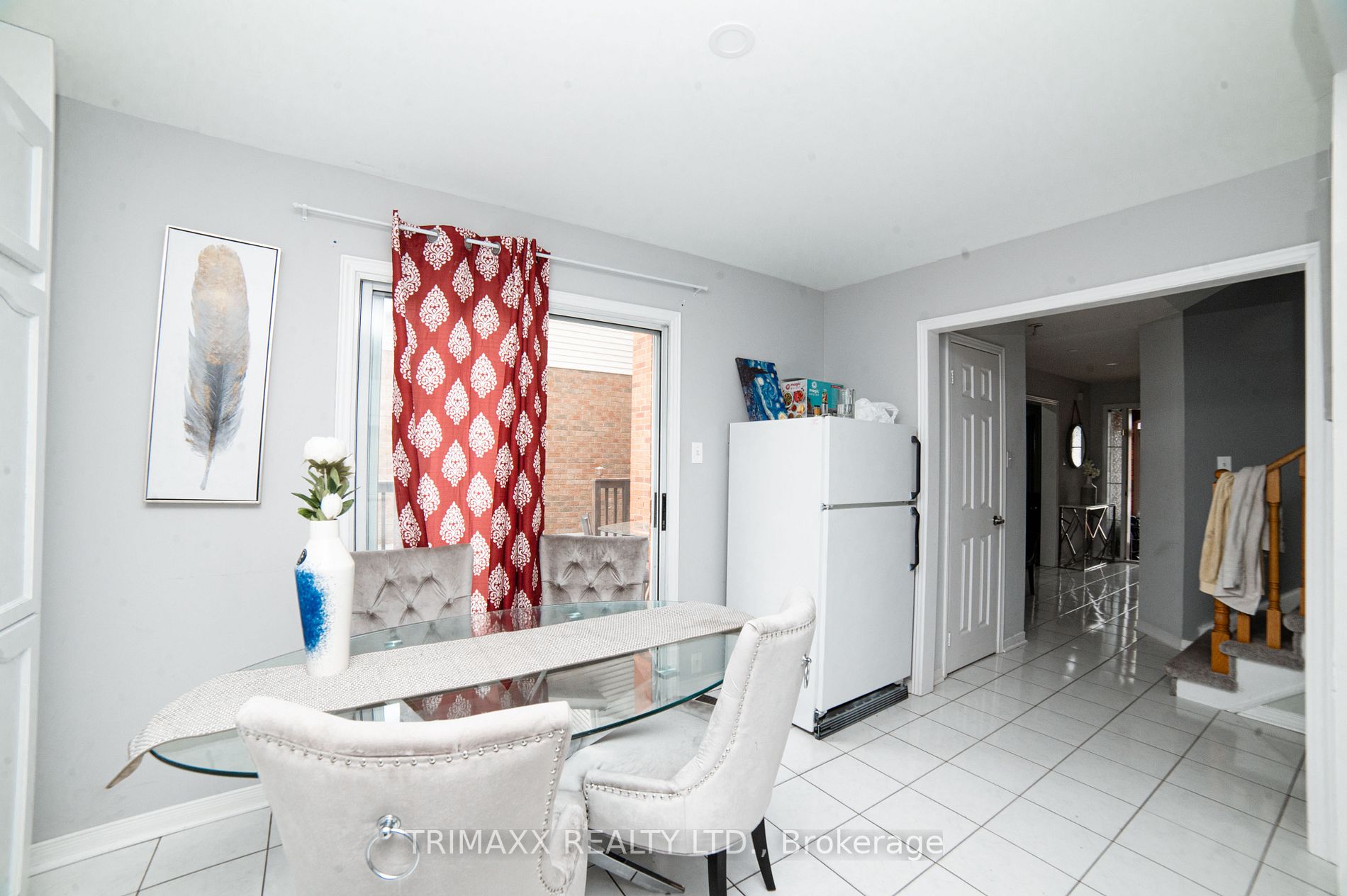 77 Stoneledge Circ N