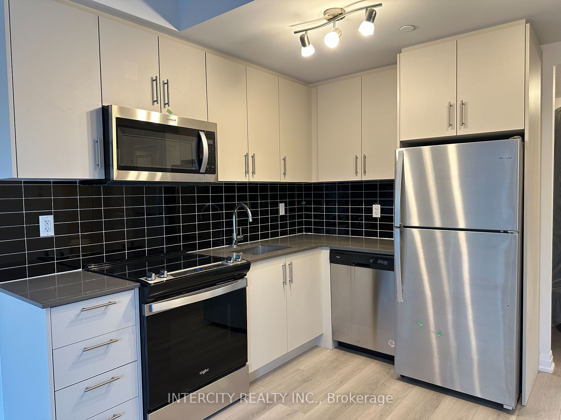 95 Attmar Drive, #204