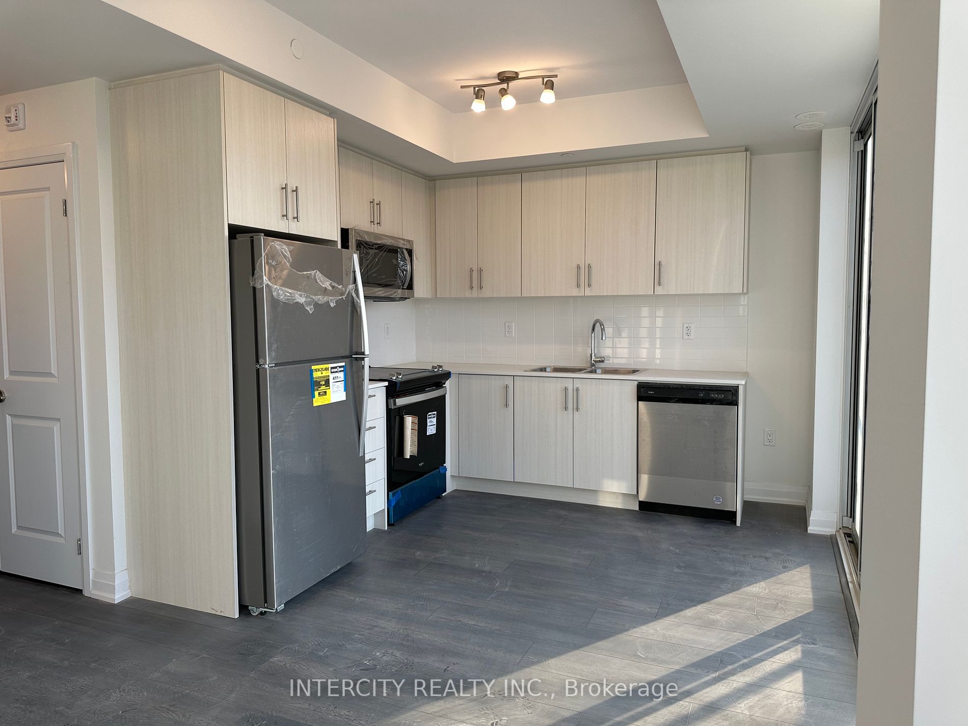 95 Attmar Dr, #307