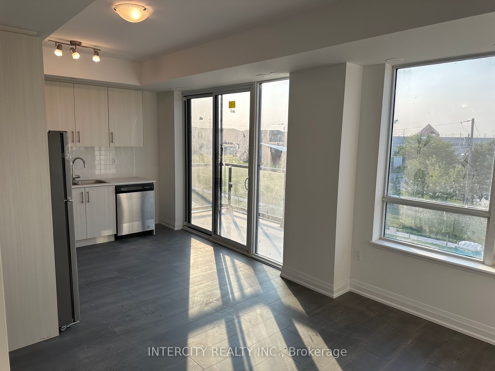 95 Attmar Dr, #307