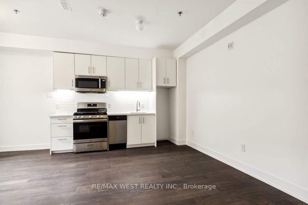 1183 Dufferin St, #102