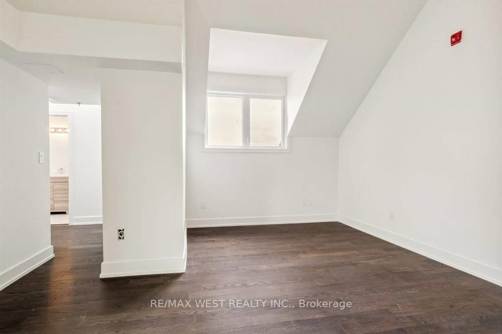 1183 Dufferin St, #102