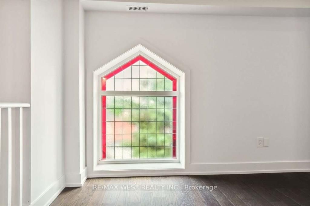 1183 Dufferin St, #102
