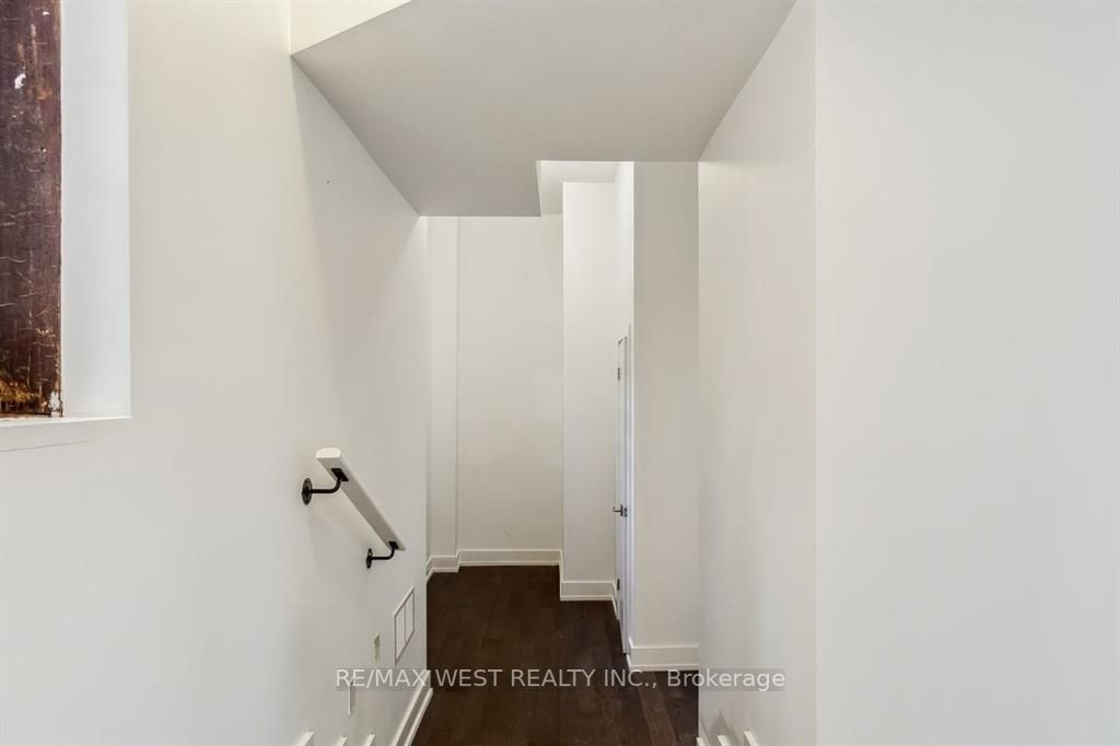 1183 Dufferin St, #102