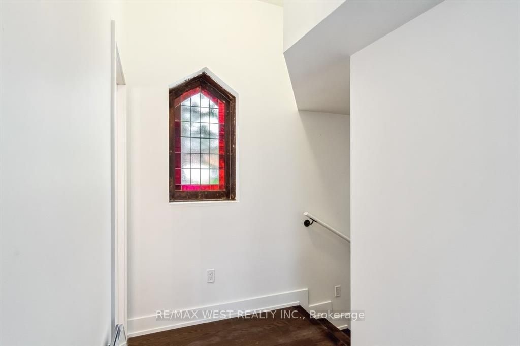 1183 Dufferin St, #102