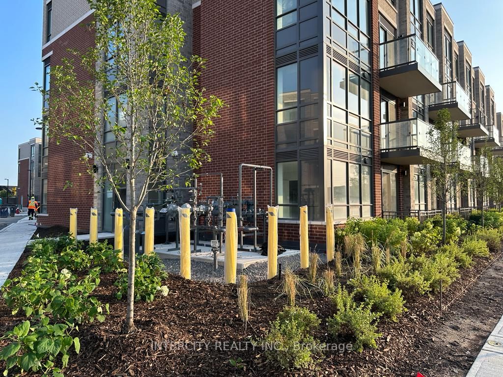 95 Attmar Drive, #204