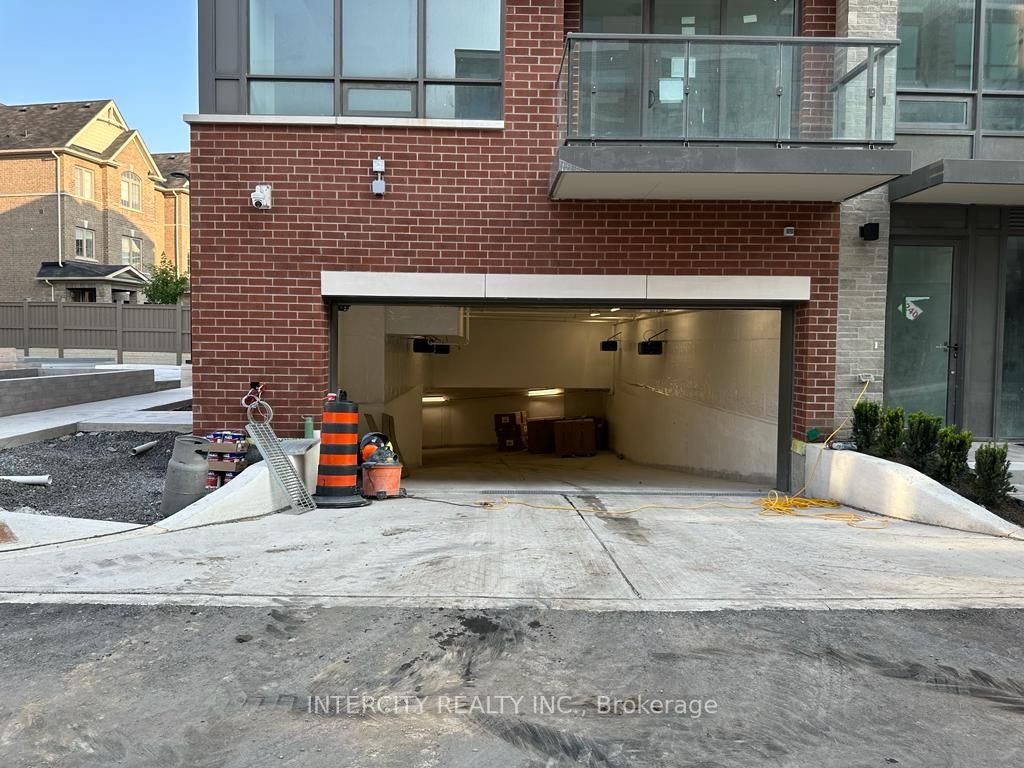 95 Attmar Drive, #204