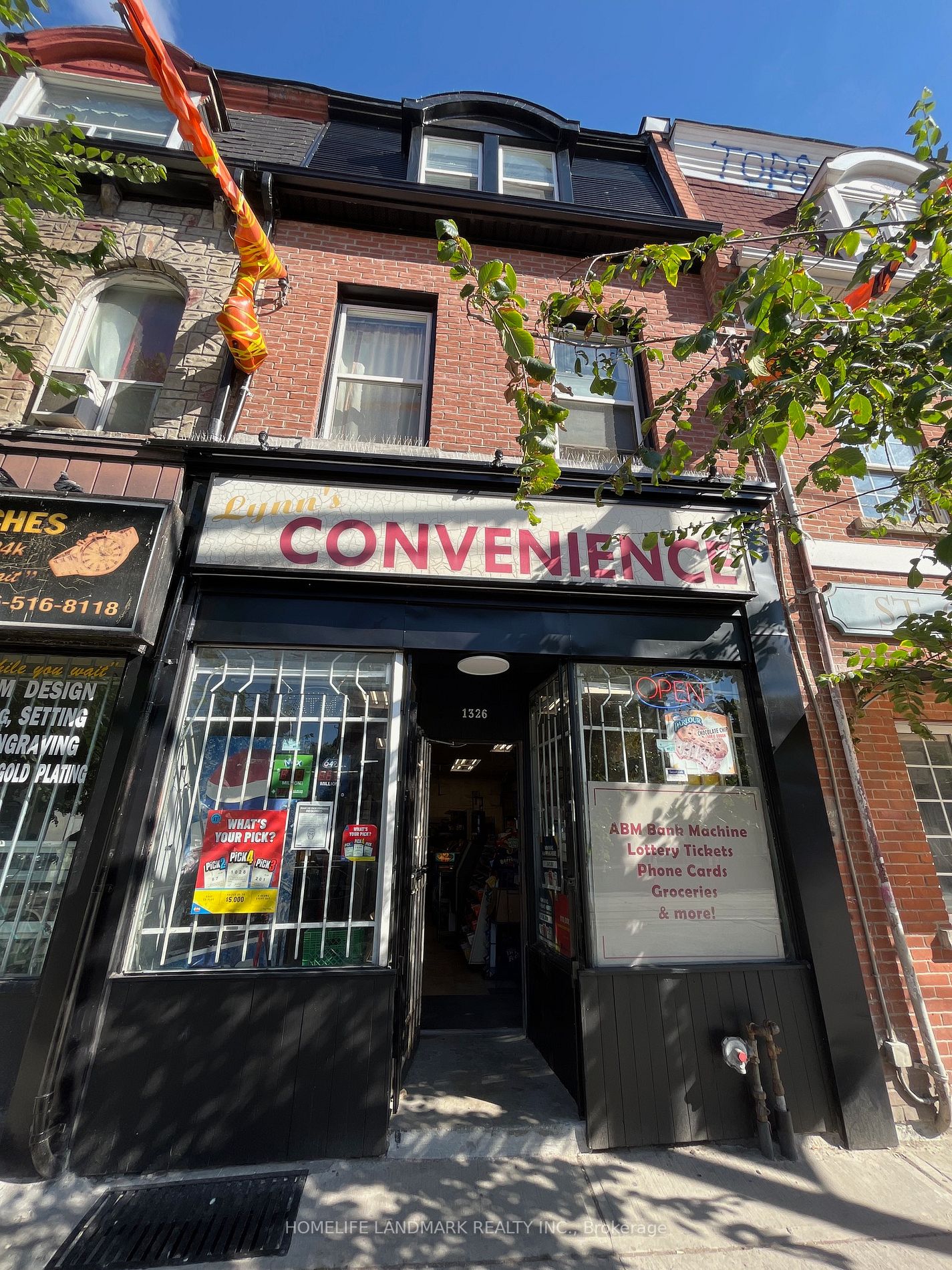 1326 Queen St W