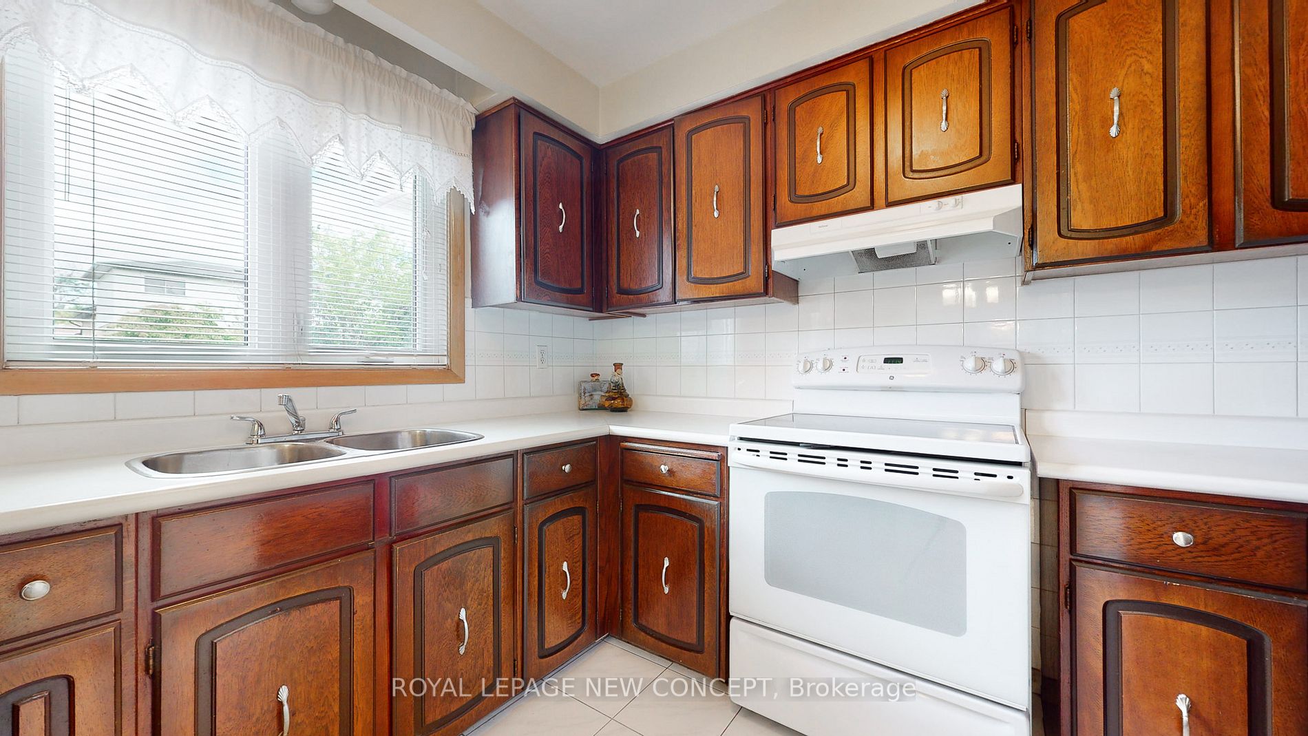 28 Longbourne Drive