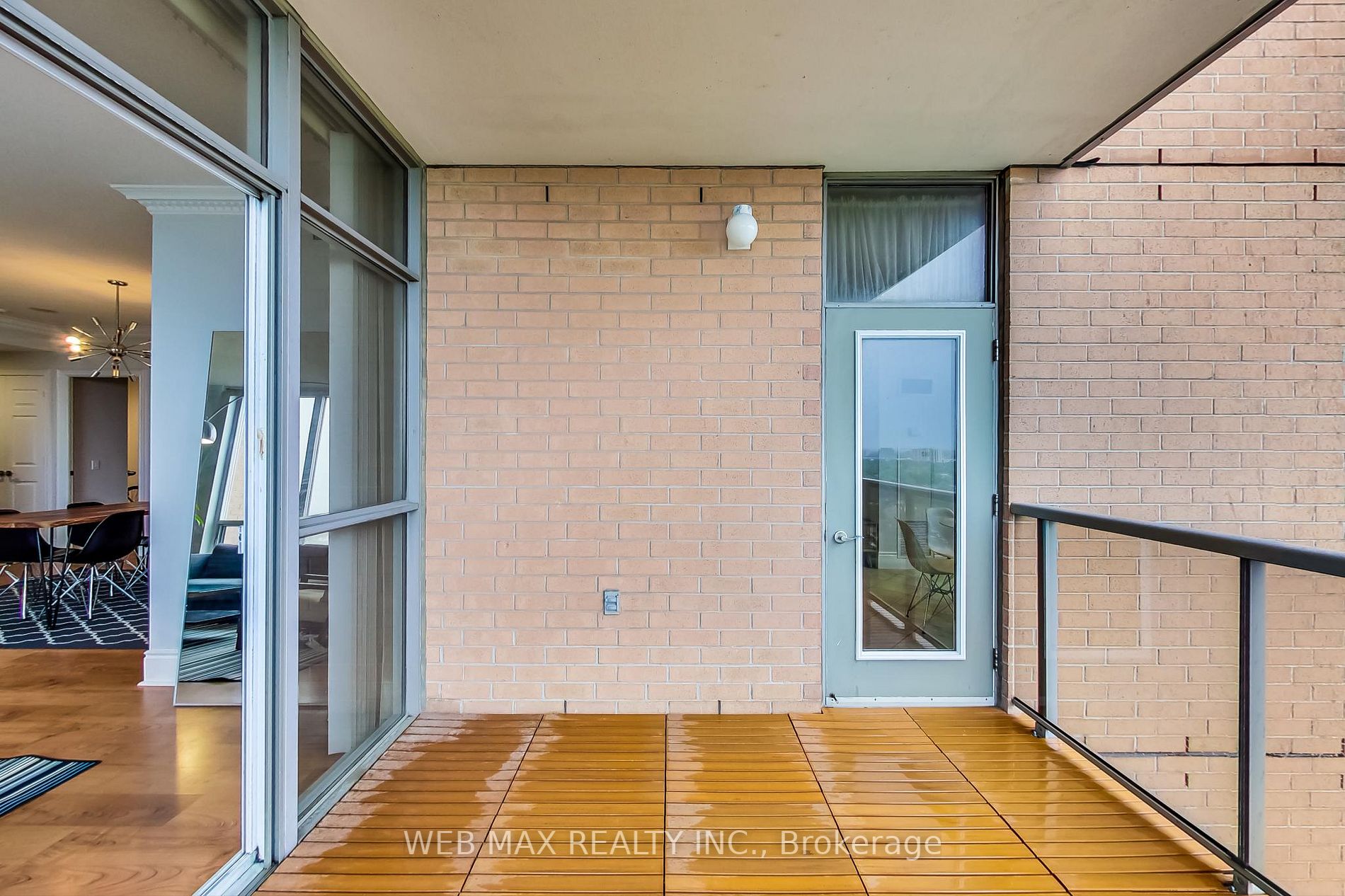 5233 Dundas St W, #2318