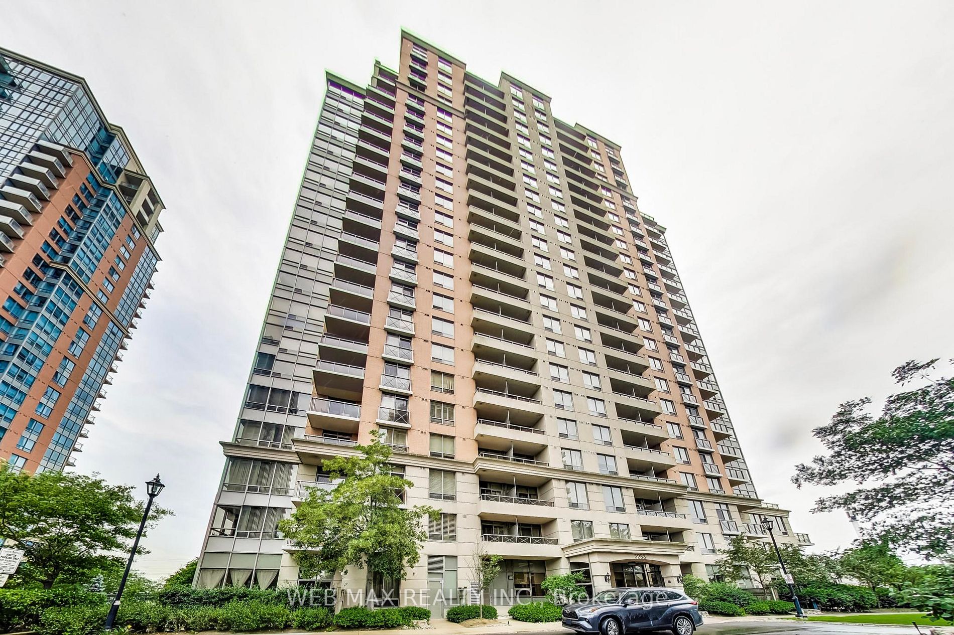5233 Dundas St W, #2318