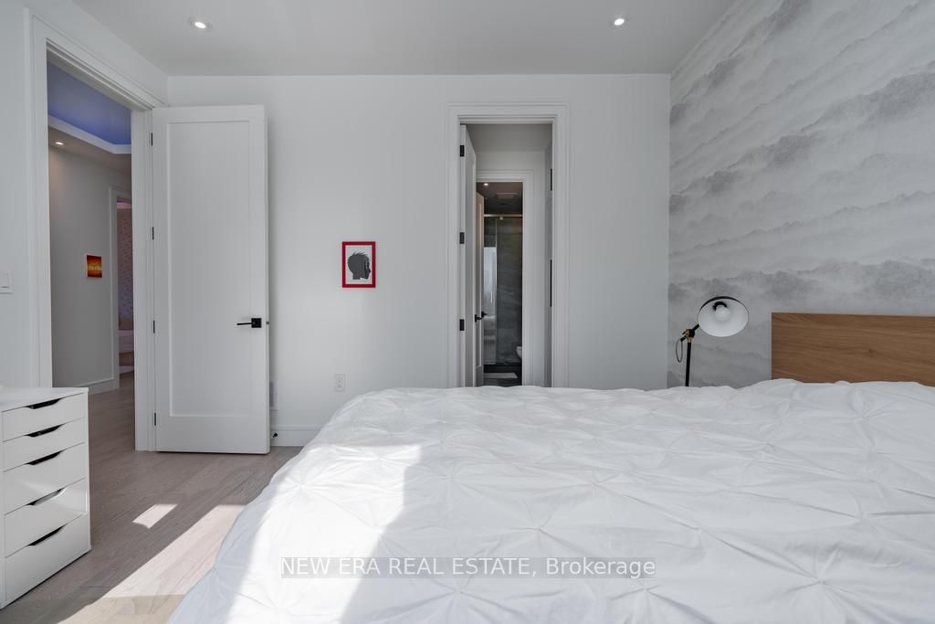 14 Edgecroft Rd