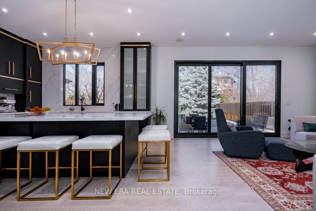 14 Edgecroft Rd