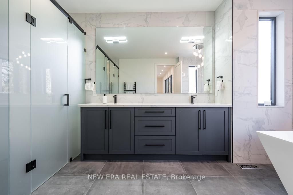 14 Edgecroft Rd