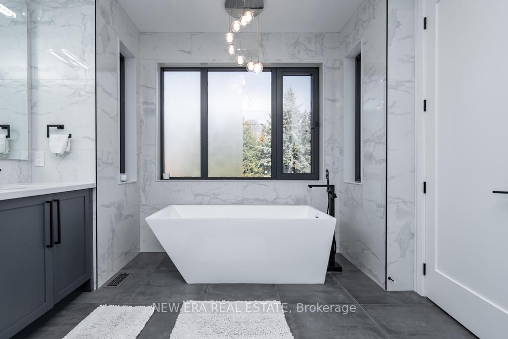 14 Edgecroft Rd