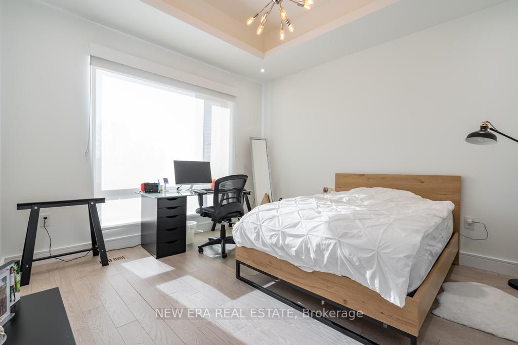 14 Edgecroft Rd
