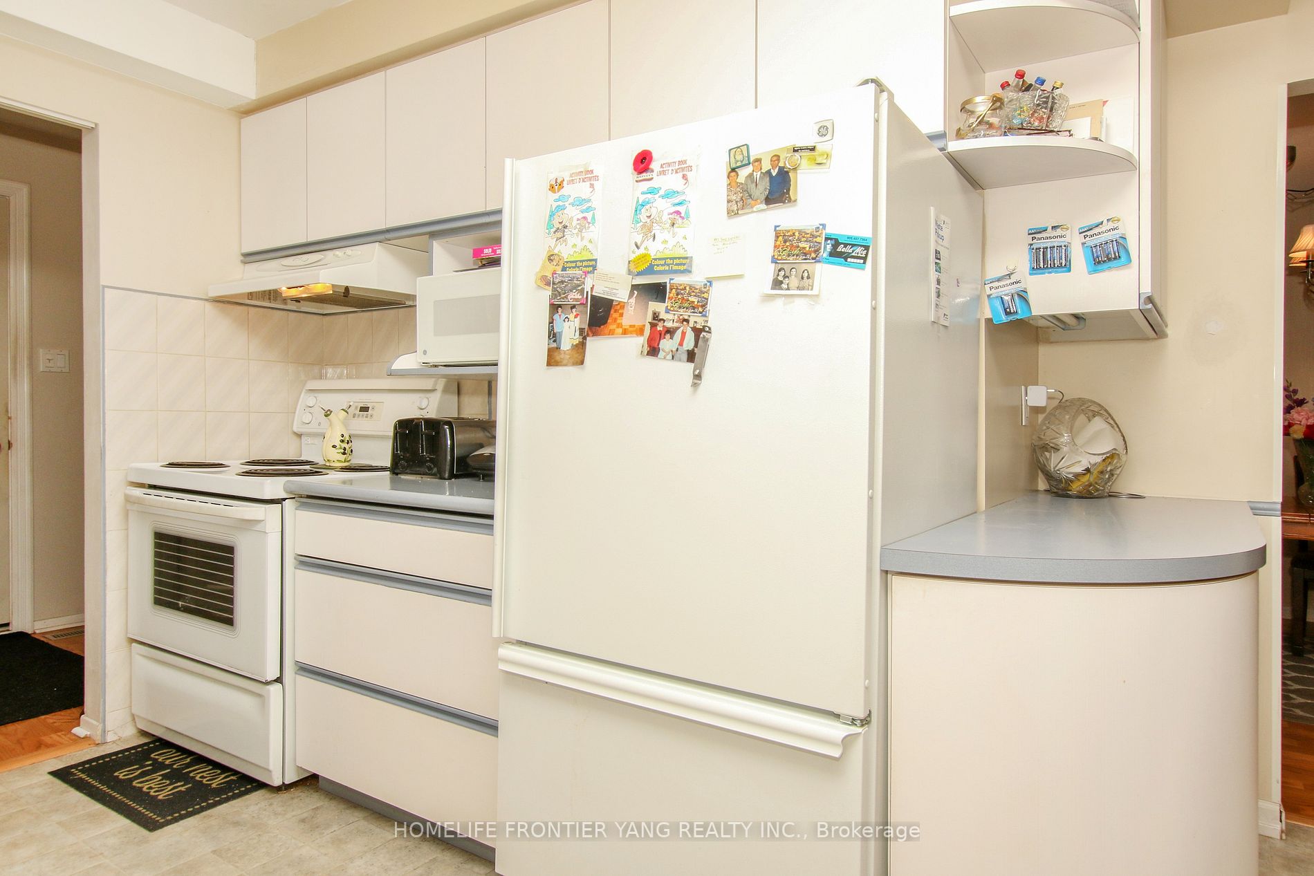 288 Centre St N