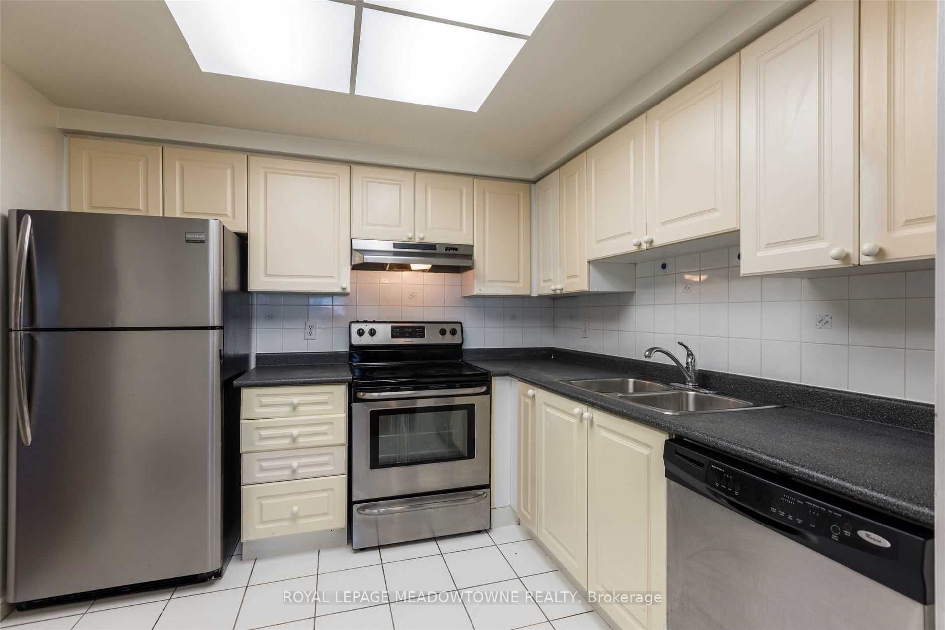 135 Hillcrest Avenue #901