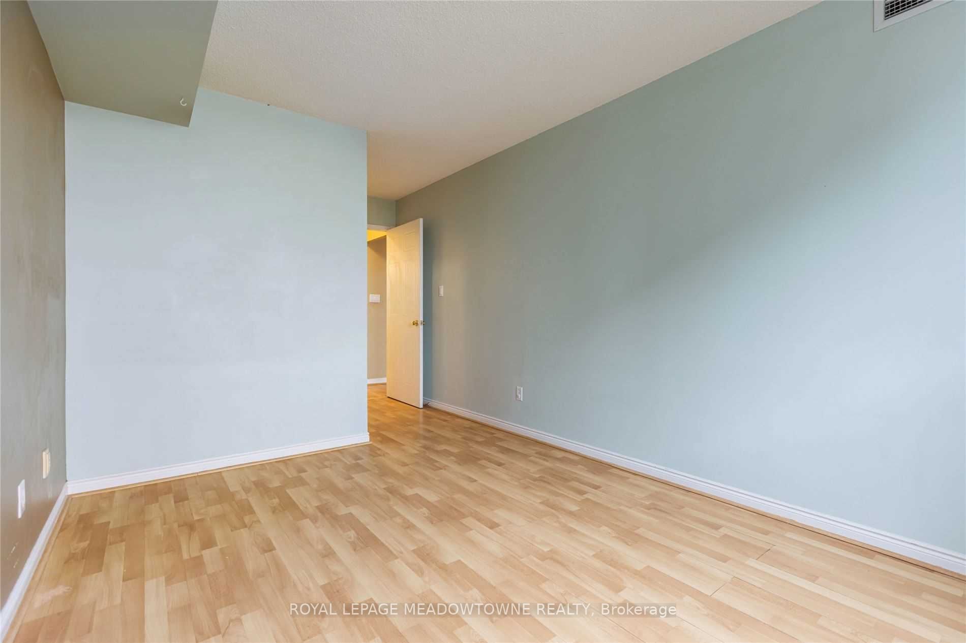 135 Hillcrest Avenue #901