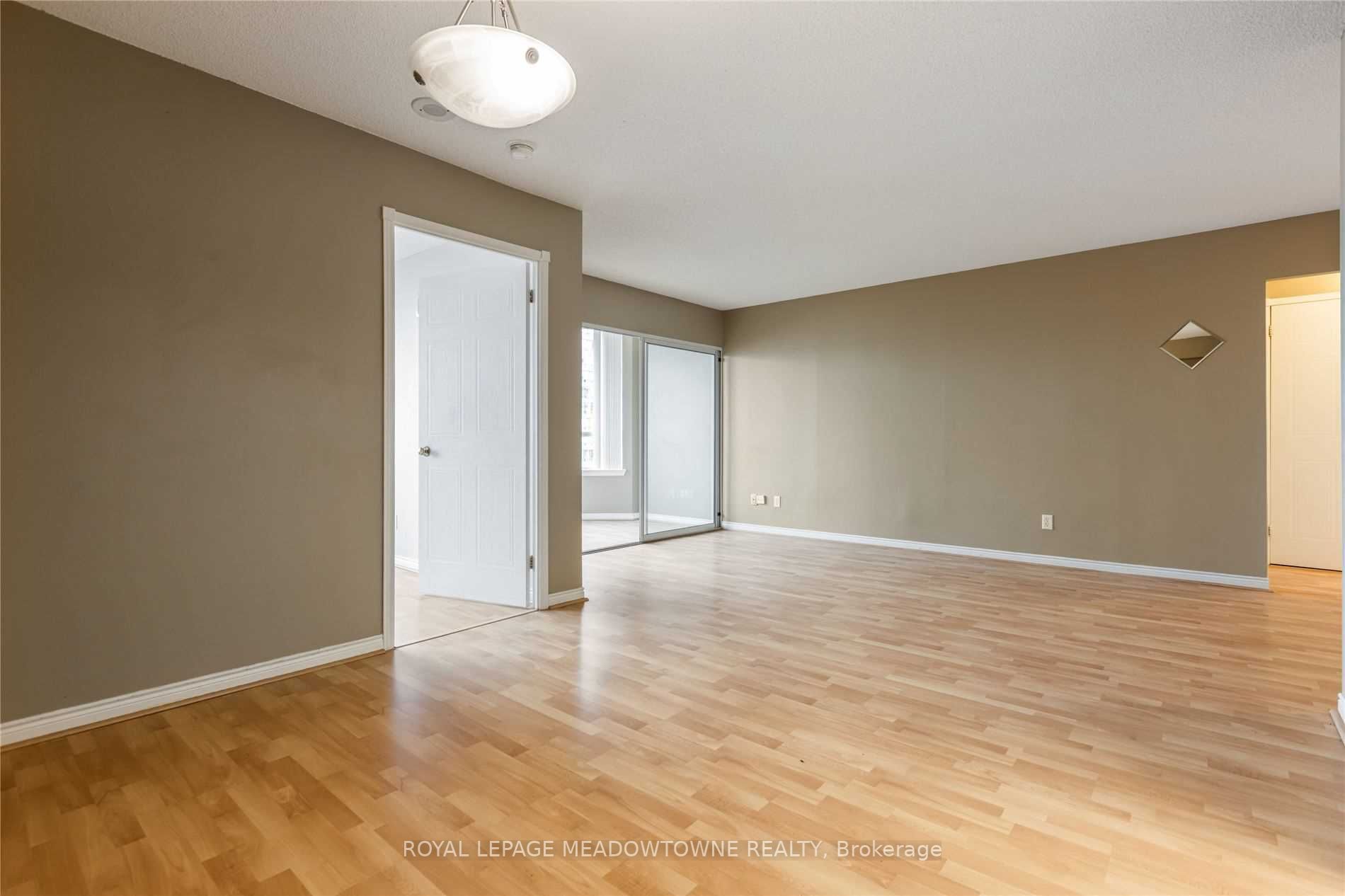 135 Hillcrest Avenue #901