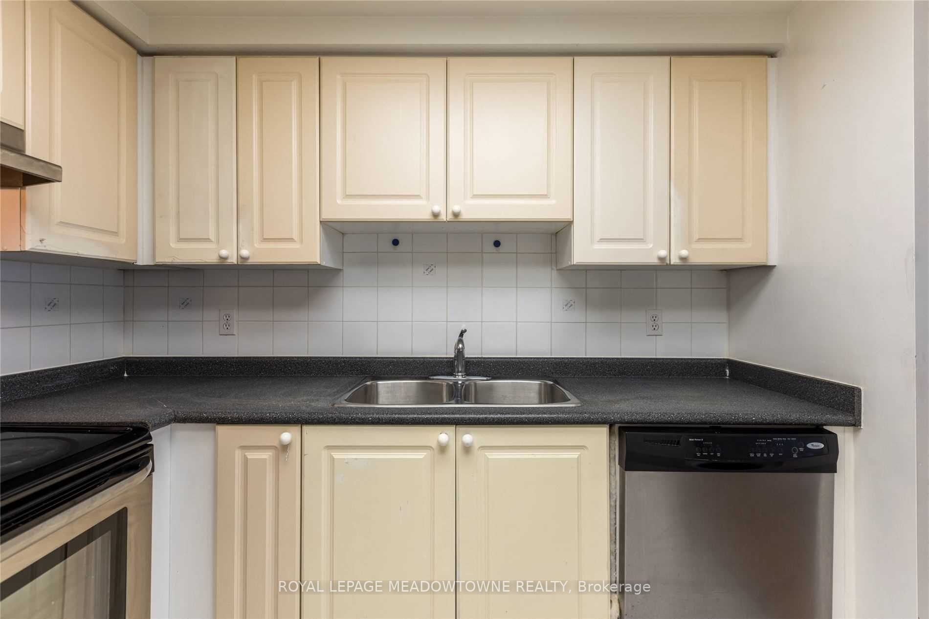 135 Hillcrest Avenue #901