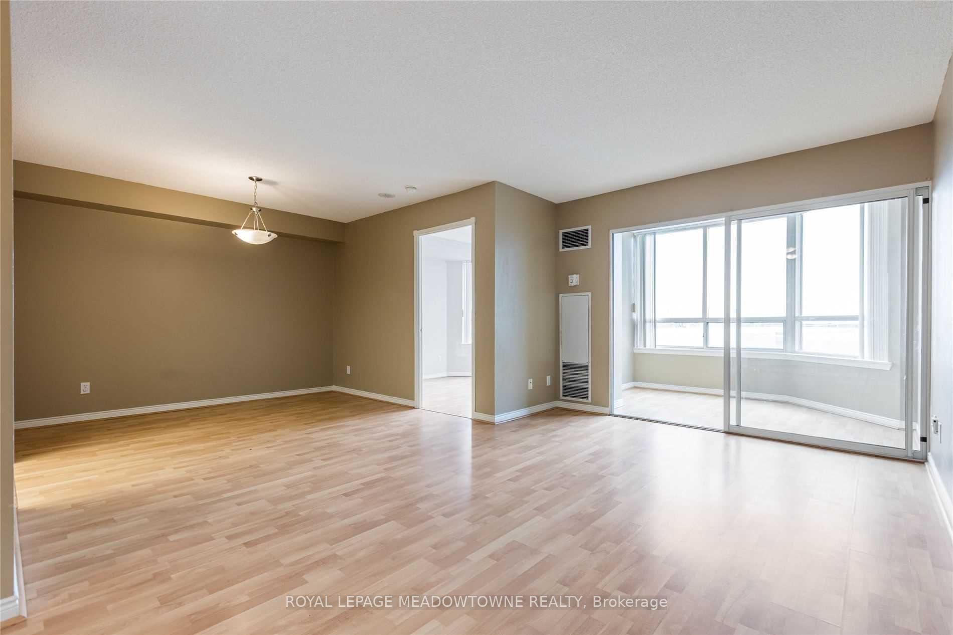 135 Hillcrest Avenue #901