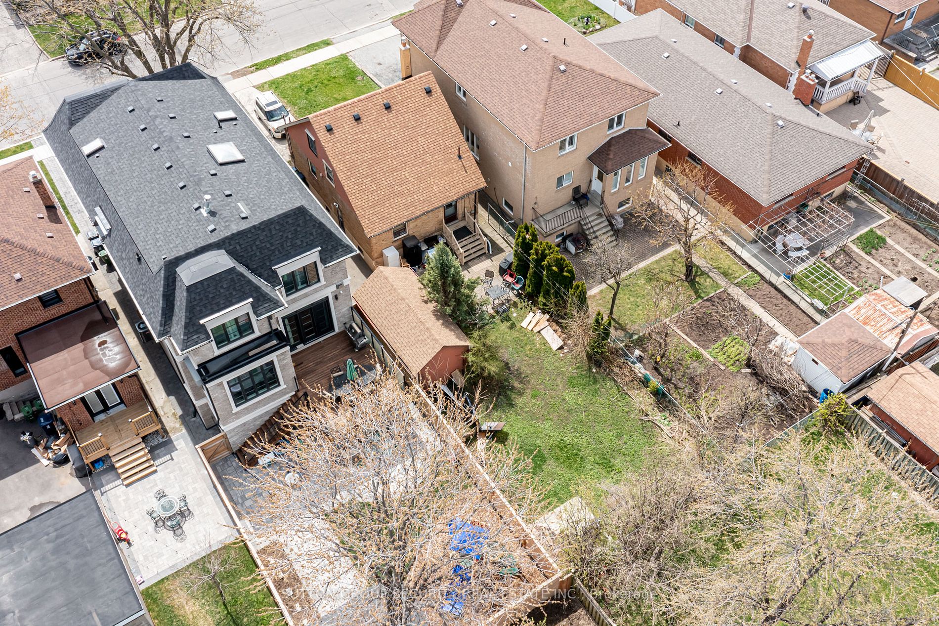 1104 Glengrove Ave