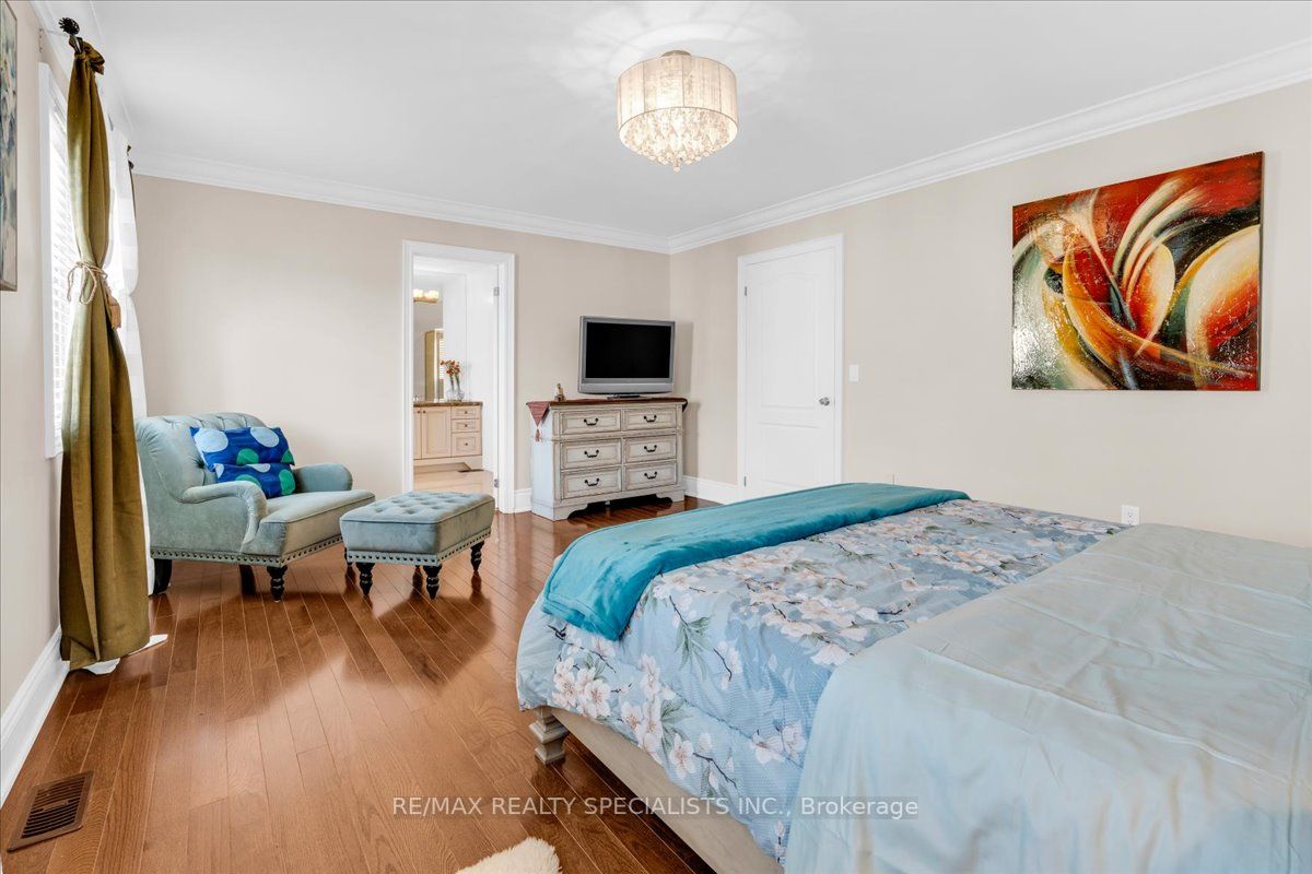 9 Stellar Avenue