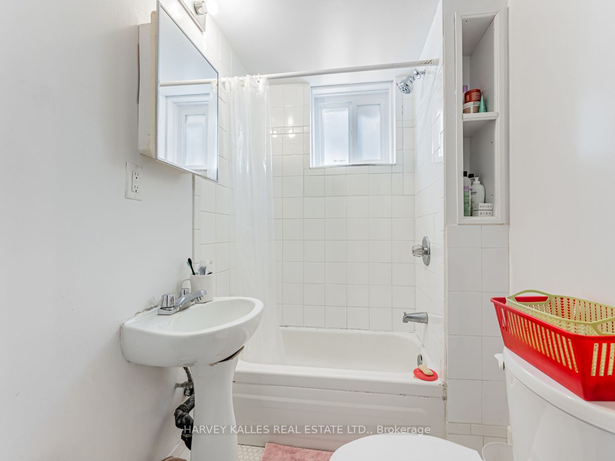 103-105 Gilmour Ave