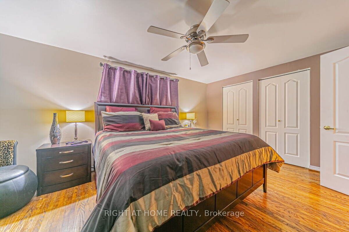 33 Deerfield Cres