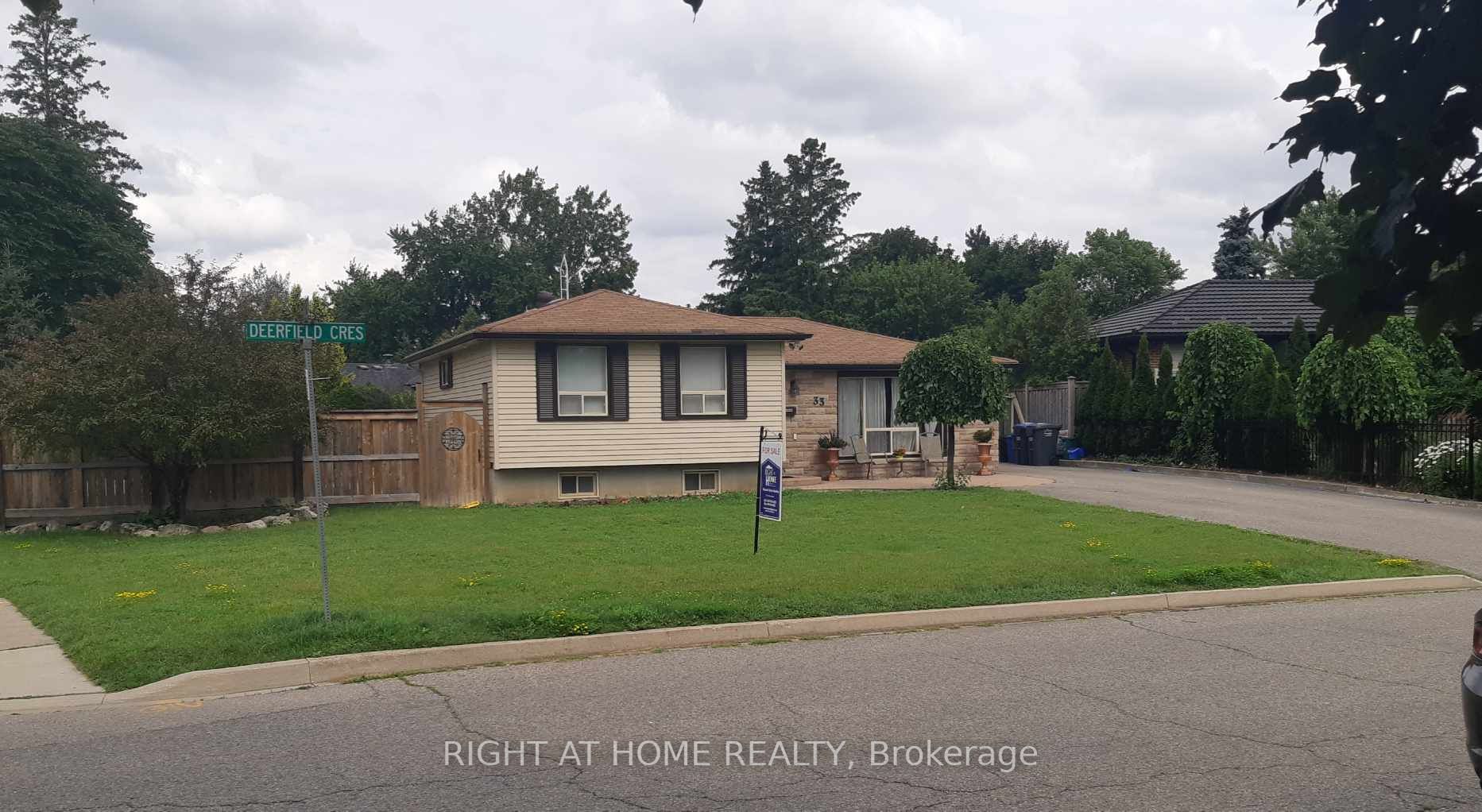 33 Deerfield Cres