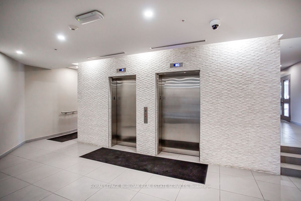 457 Plains Rd E, #405