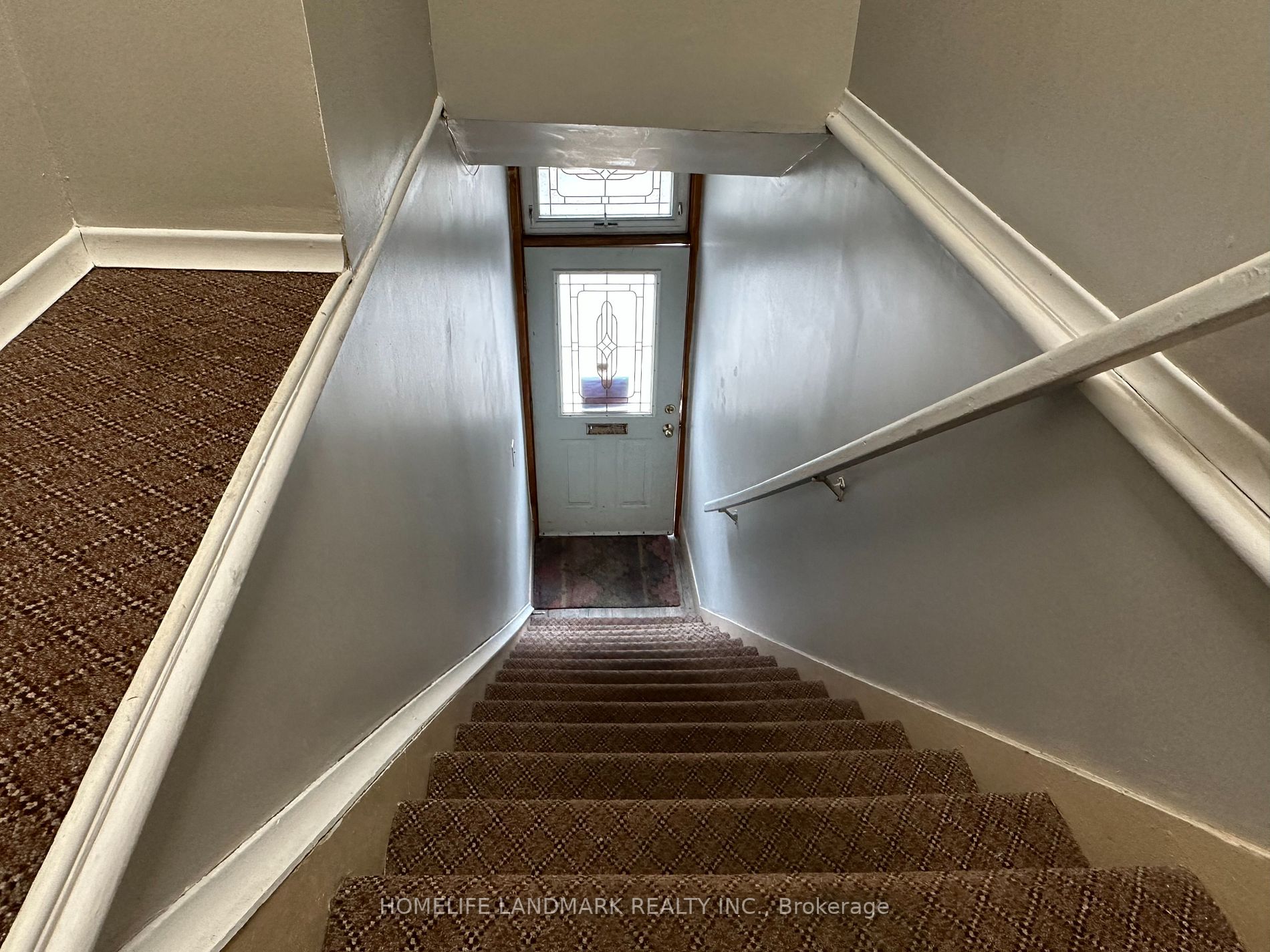 109 Main St S