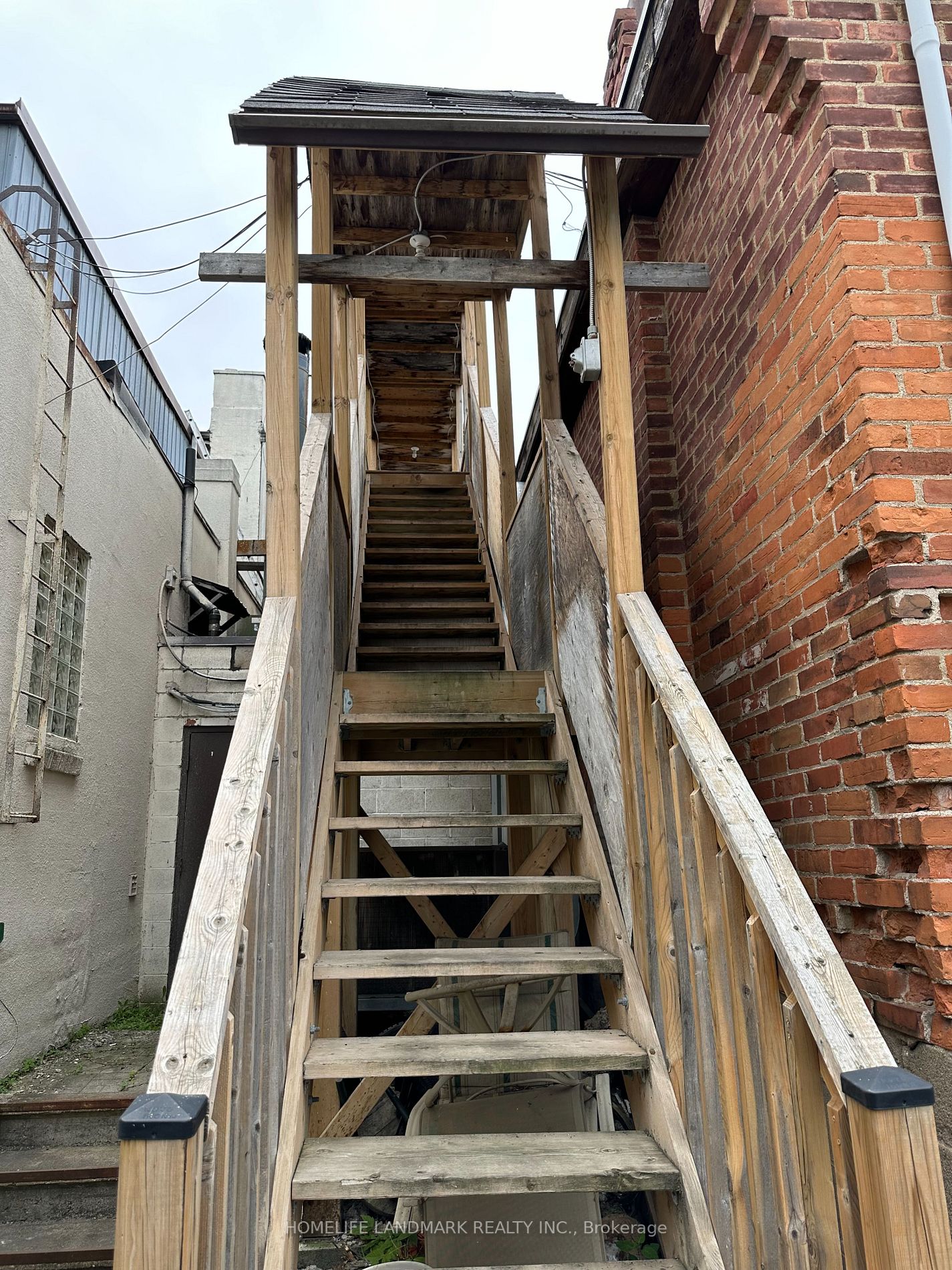 109 Main St S