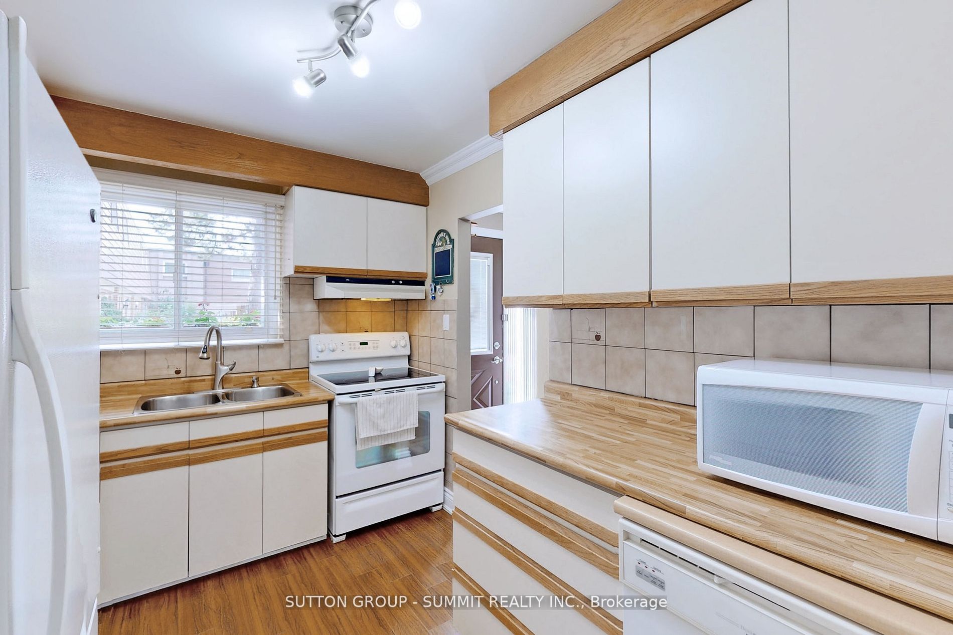 23 Tealham Dr, #28