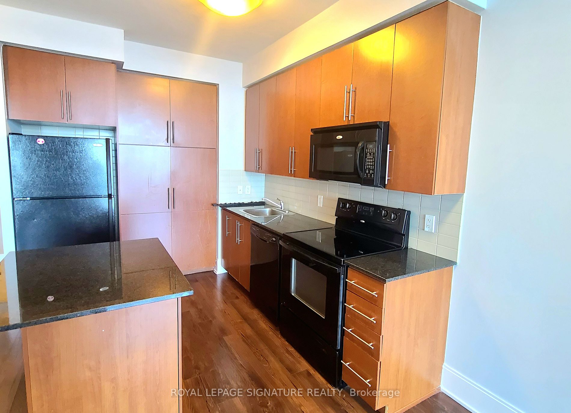 330 Burnhamthorpe Rd, #2901
