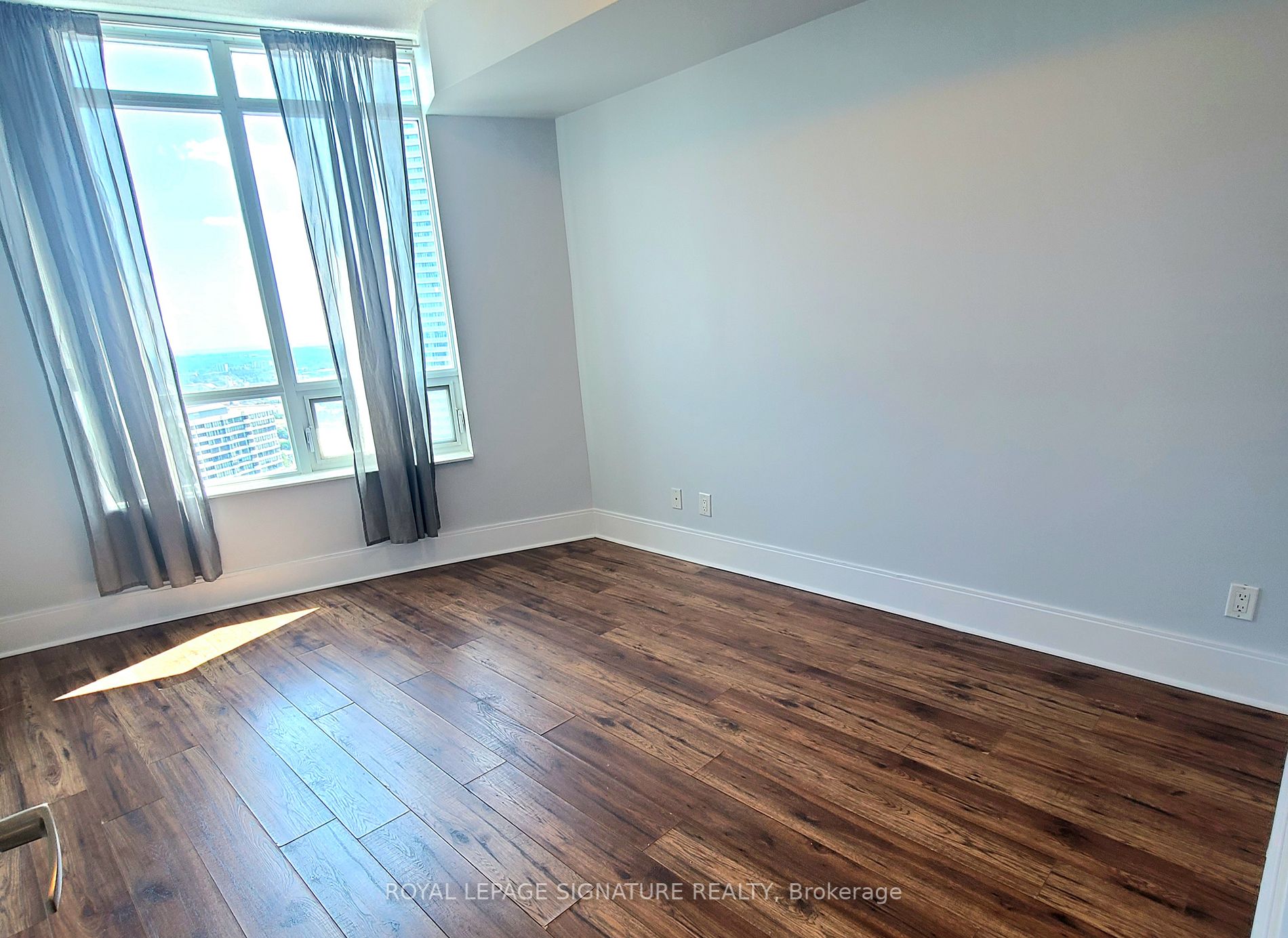 330 Burnhamthorpe Rd, #2901