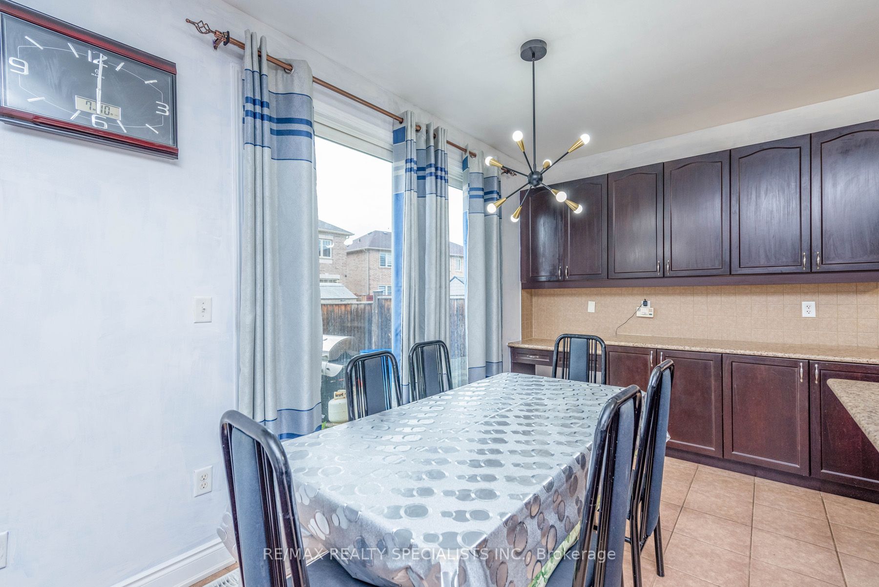 42 Lesabre Cres