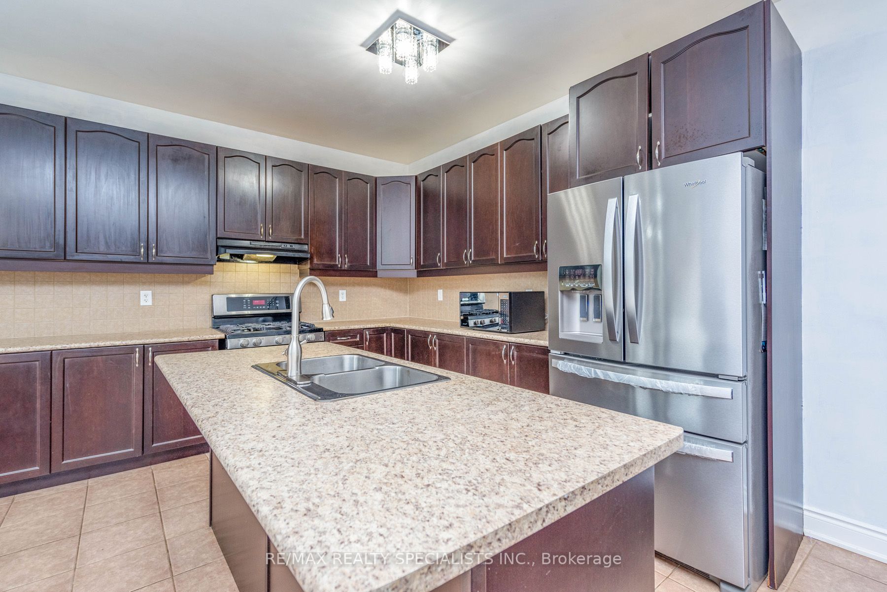 42 Lesabre Cres