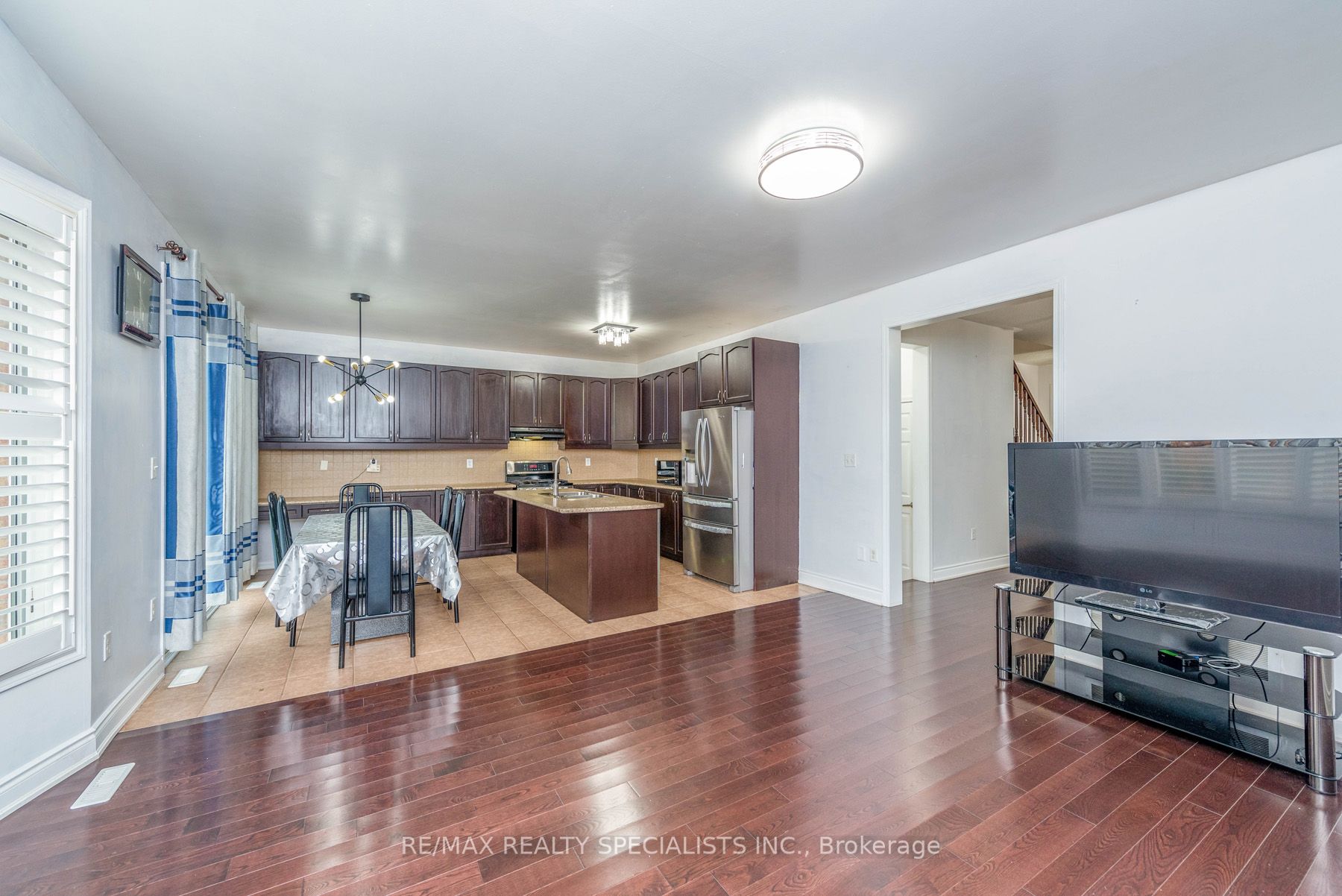 42 Lesabre Cres