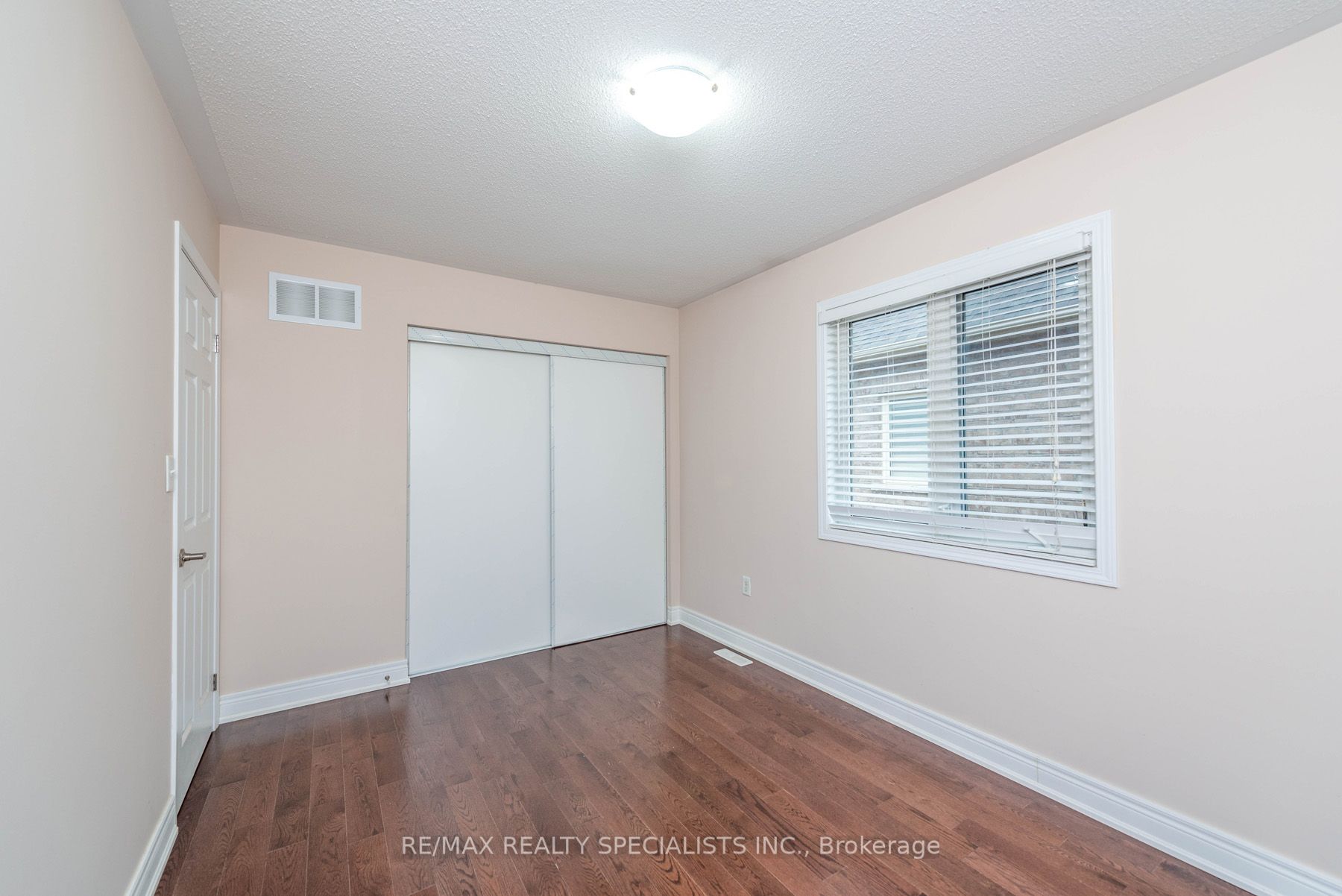 42 Lesabre Cres
