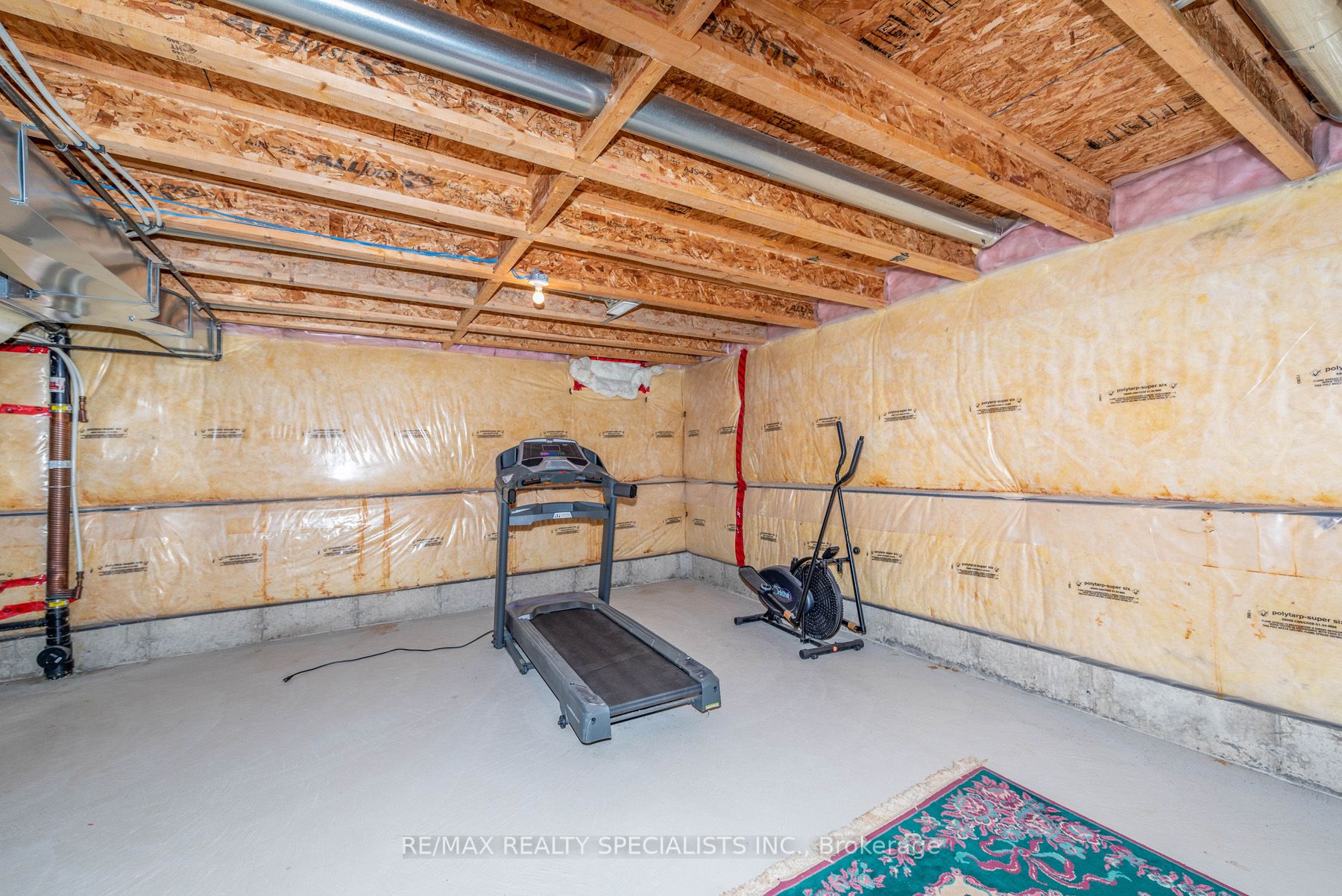 42 Lesabre Cres